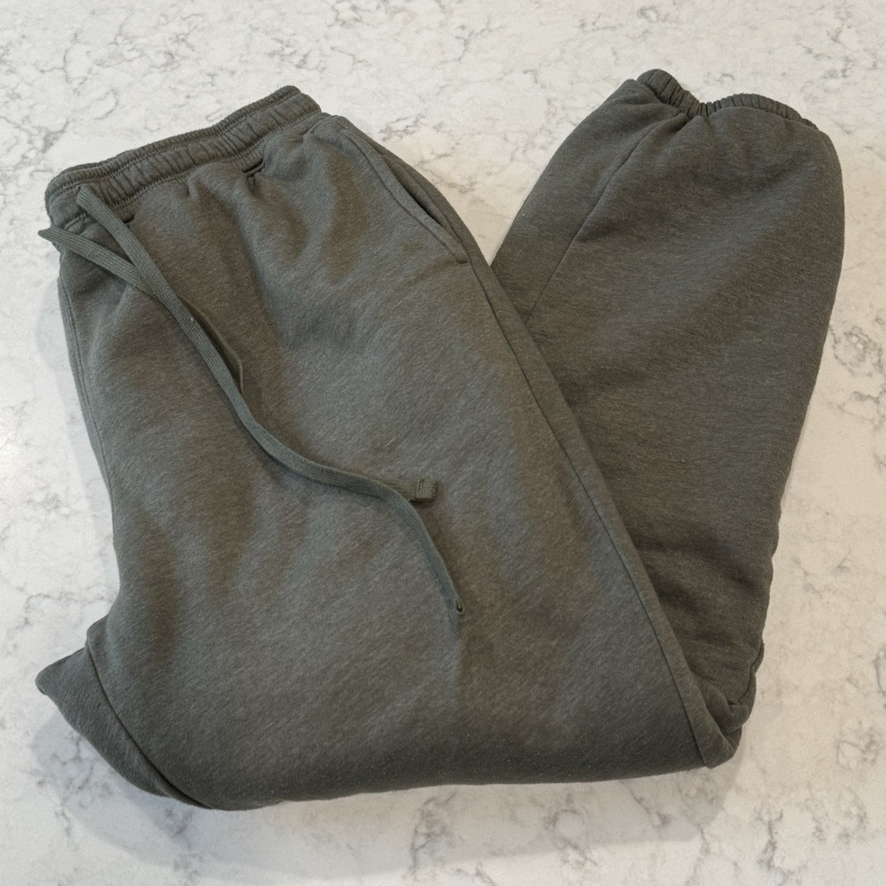 Eddie Bauer Men's XL Super Soft Faux Shearling Lined Relaxed-Fit Jogger - Green